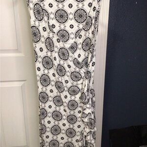New York & Company Black and White Geometric Maxi Skirt